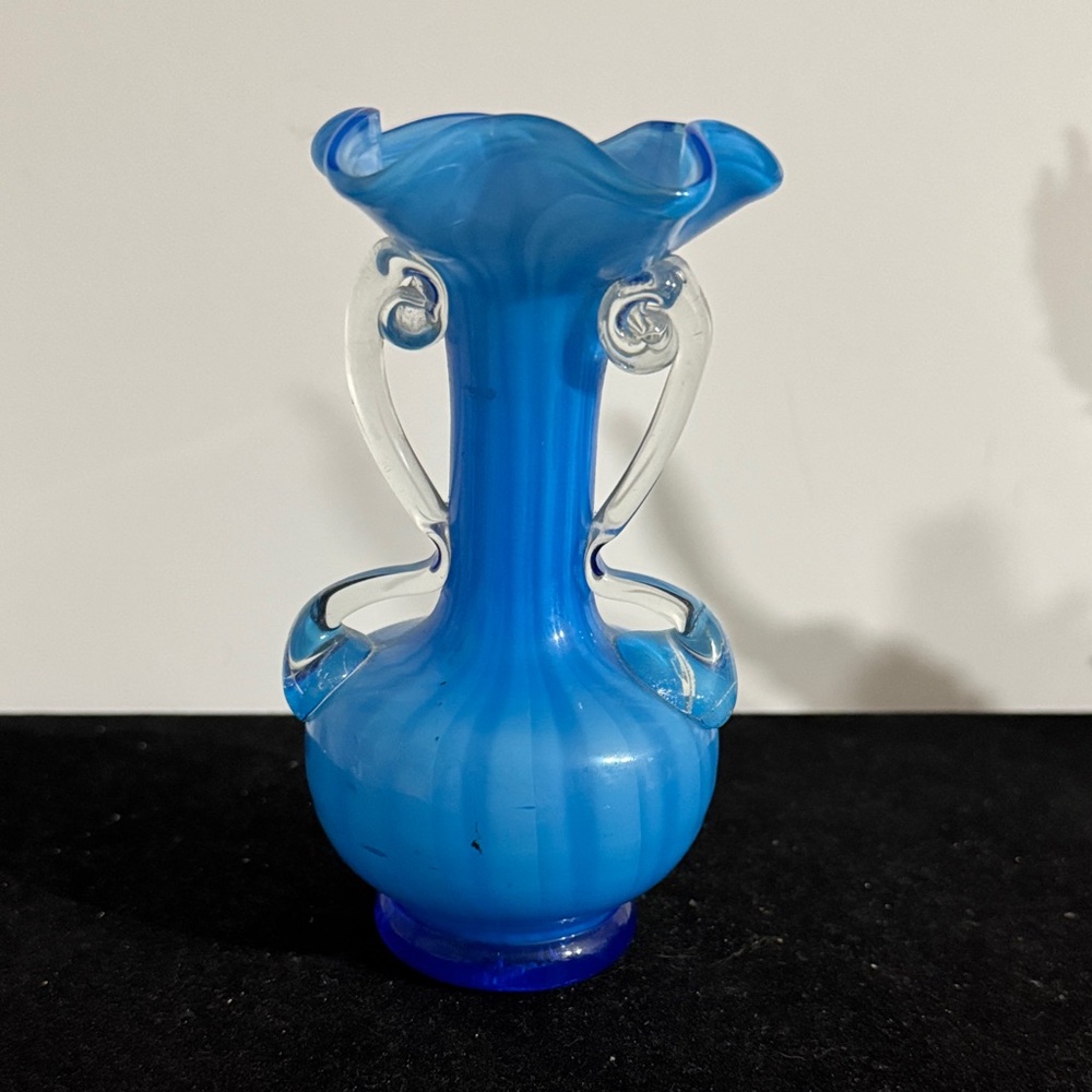 Vintage 1950s 6 inch hand blown glass blue vase with double handles